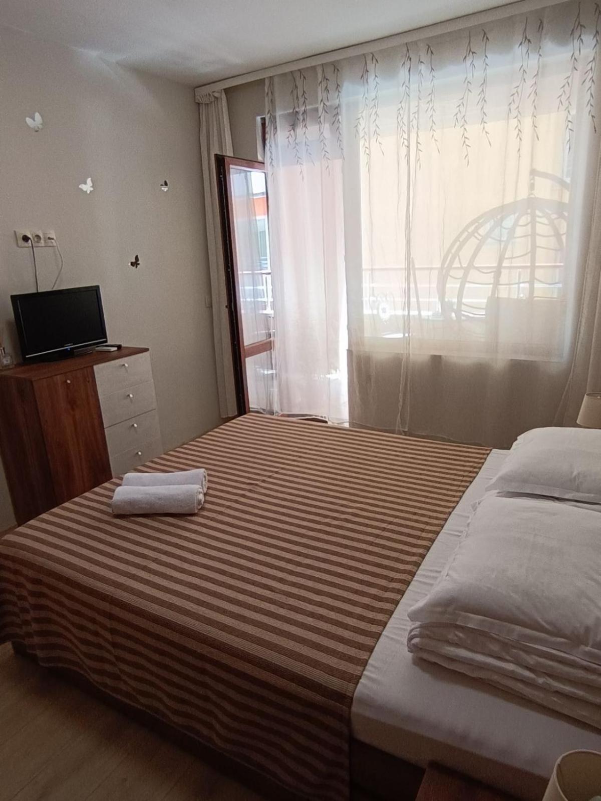 Megi Luxury Apartments Pomorie Exterior photo