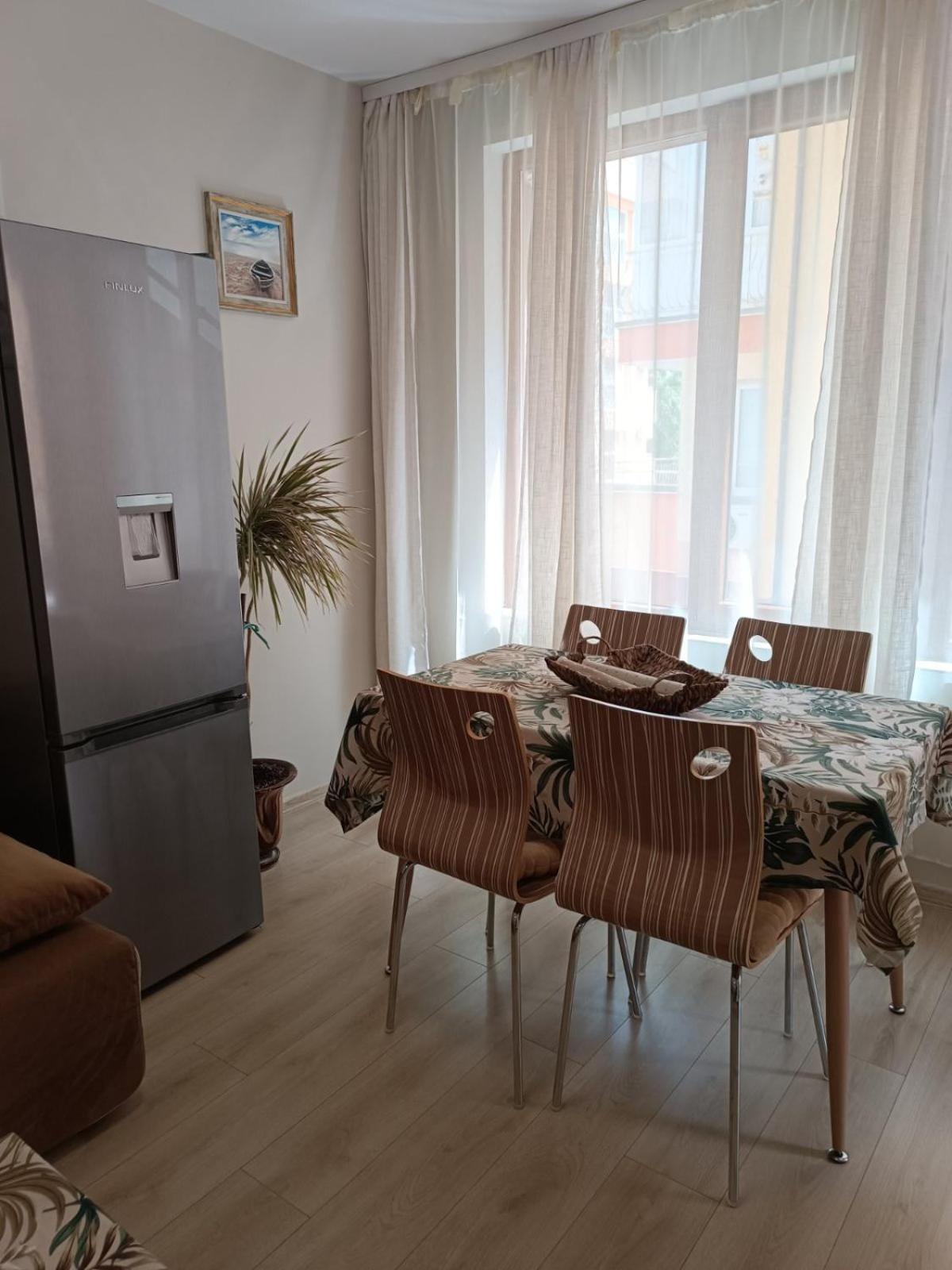 Megi Luxury Apartments Pomorie Exterior photo