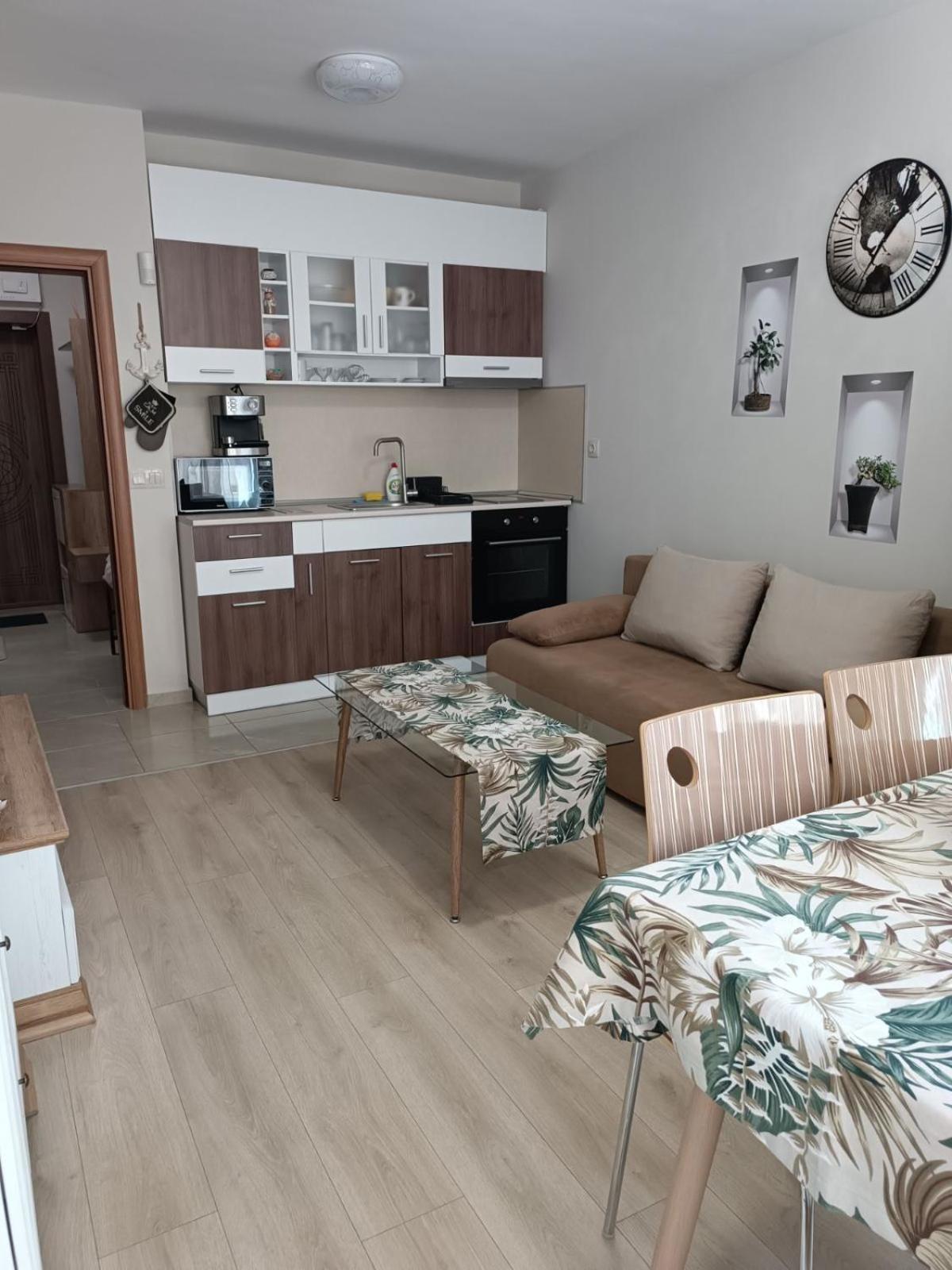 Megi Luxury Apartments Pomorie Exterior photo