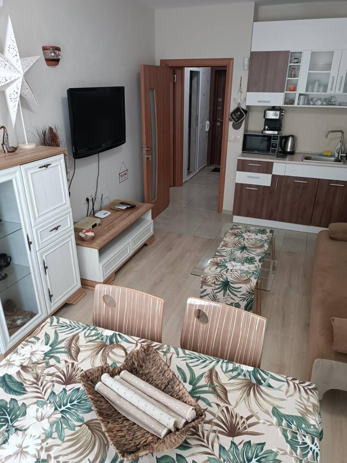 Megi Luxury Apartments Pomorie Exterior photo